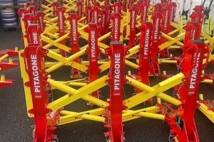 邮报：利物浦球迷遇袭后，曼联在老特拉福德外设立先进移动屏障